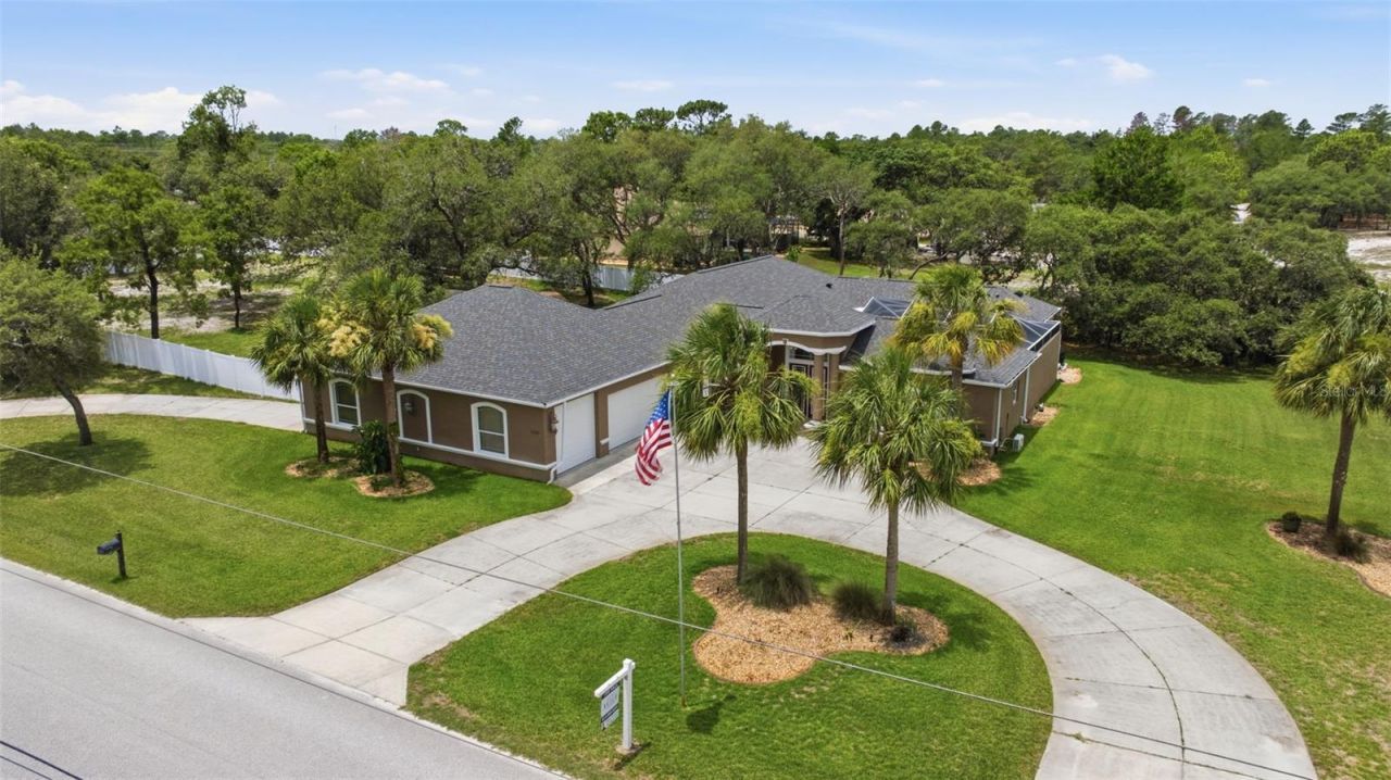 11145 Mountain Mockingbird Rd, Weeki Wachee, FL 34614 Photo