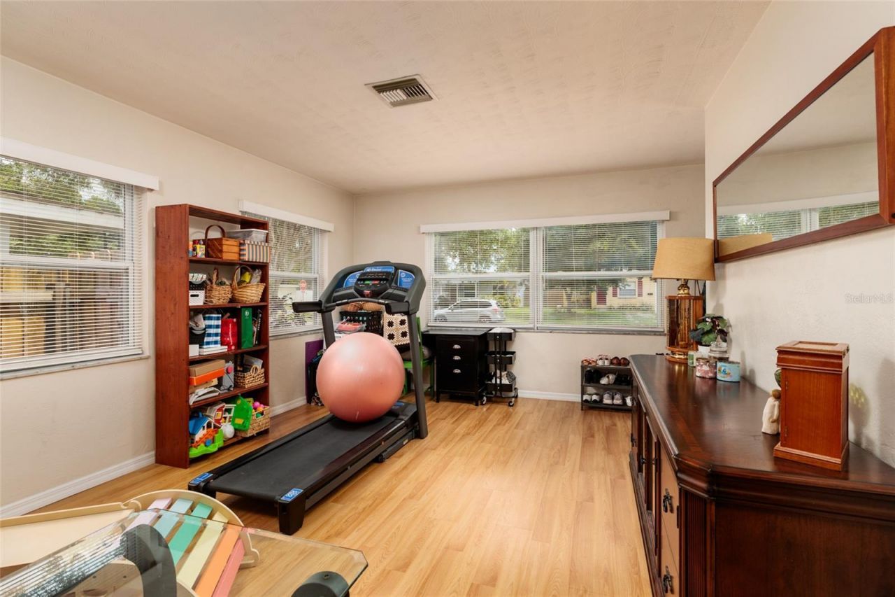 511 74th Avenue N, Saint Petersburg, FL 33702 Photo