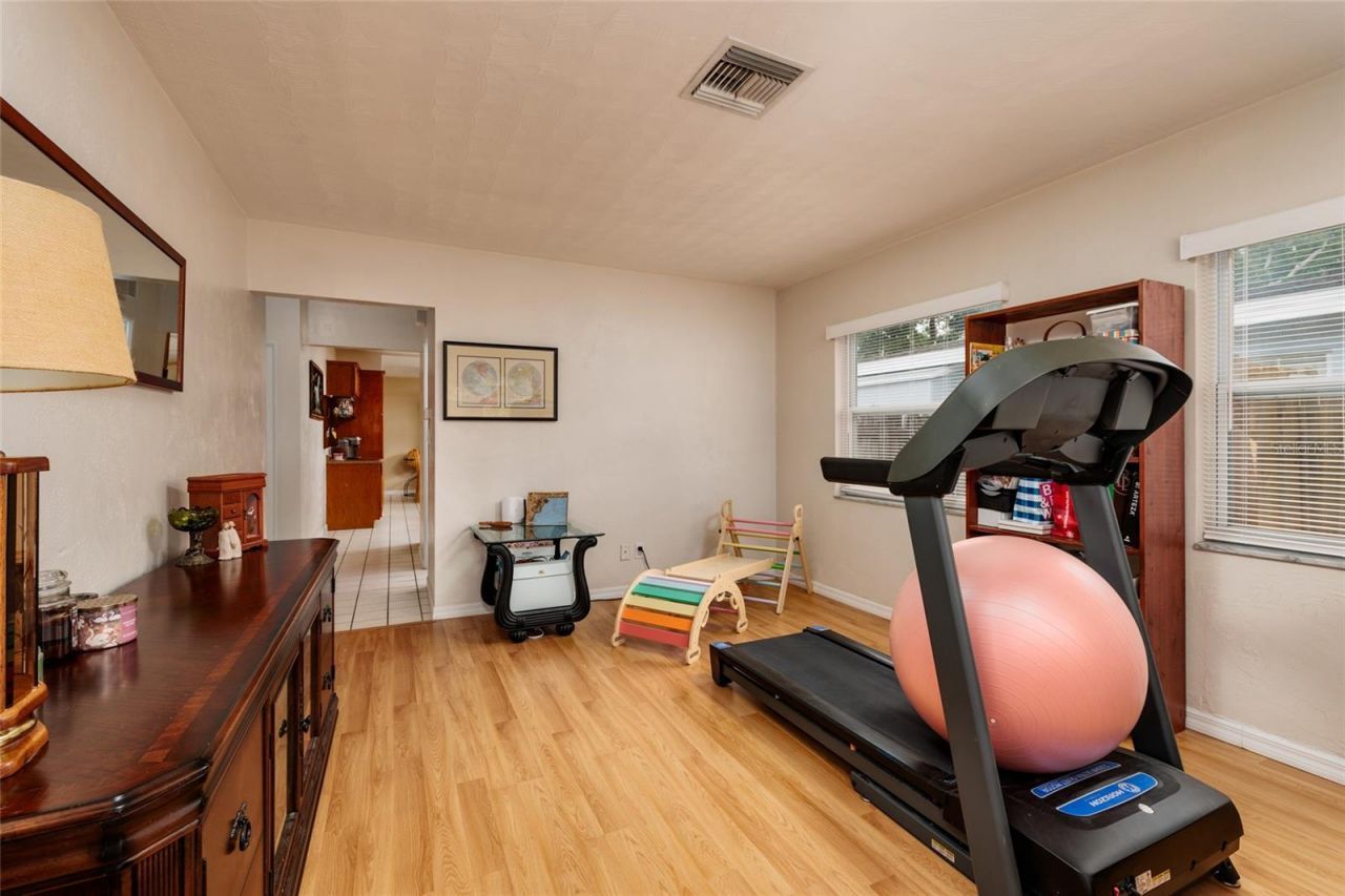511 74th Avenue N, Saint Petersburg, FL 33702 Photo