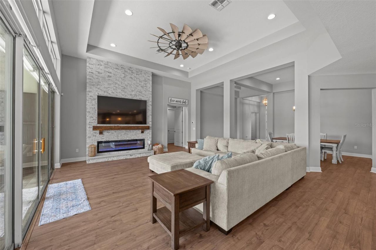 33164 Kateland Drive, Wesley Chapel, FL 33545 Photo