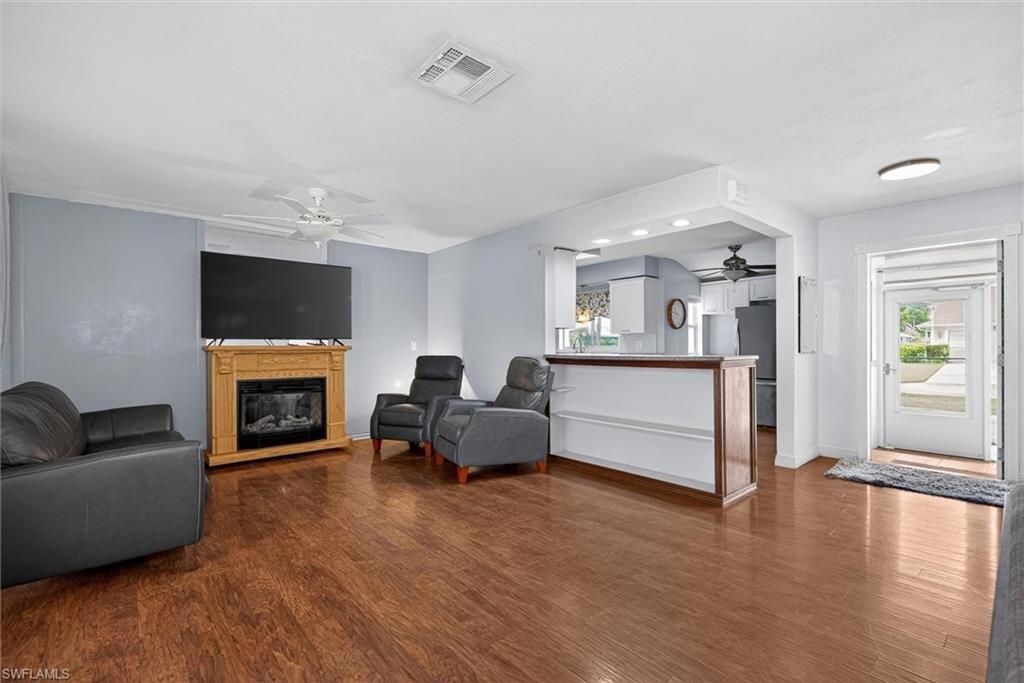 1421 SE 31st St , Cape Coral, FL 33904 Photo