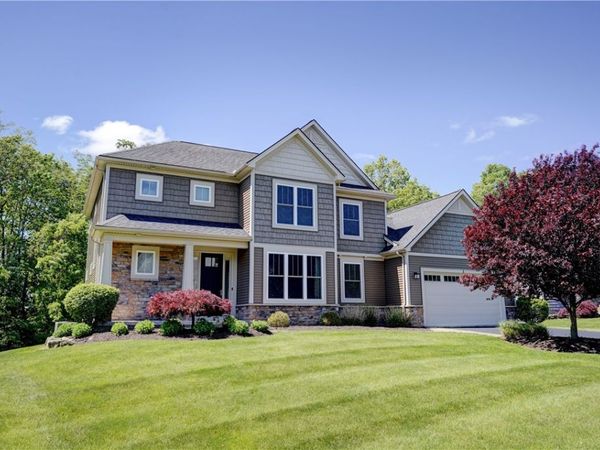 5 Camellia Rise , Fairport, NY 14450