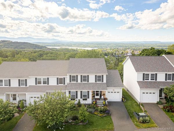 9 Van Winkle Road , Hudson, NY 12534