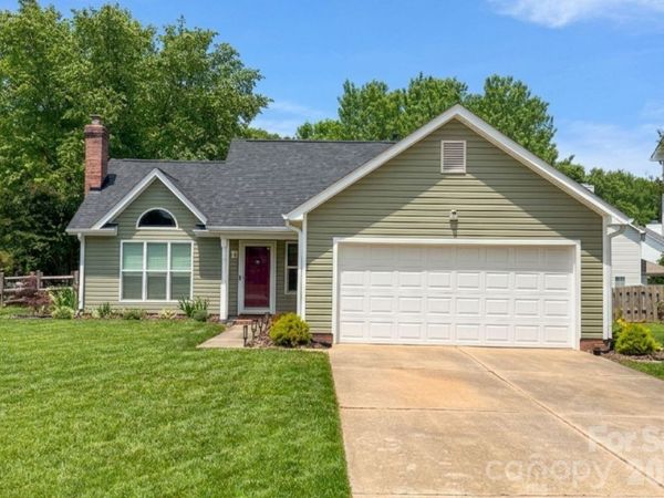 3930 Huntmeadow Drive, Charlotte, NC 28269