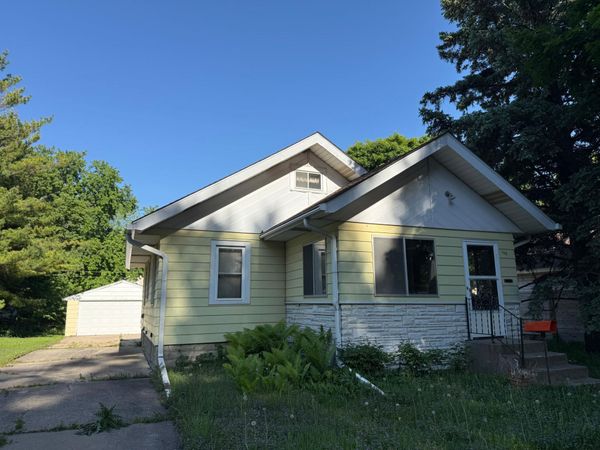 346 Vance Street , Saint Paul, MN 55102