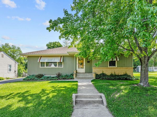 845 Spencer Street S, Shakopee, MN 55379