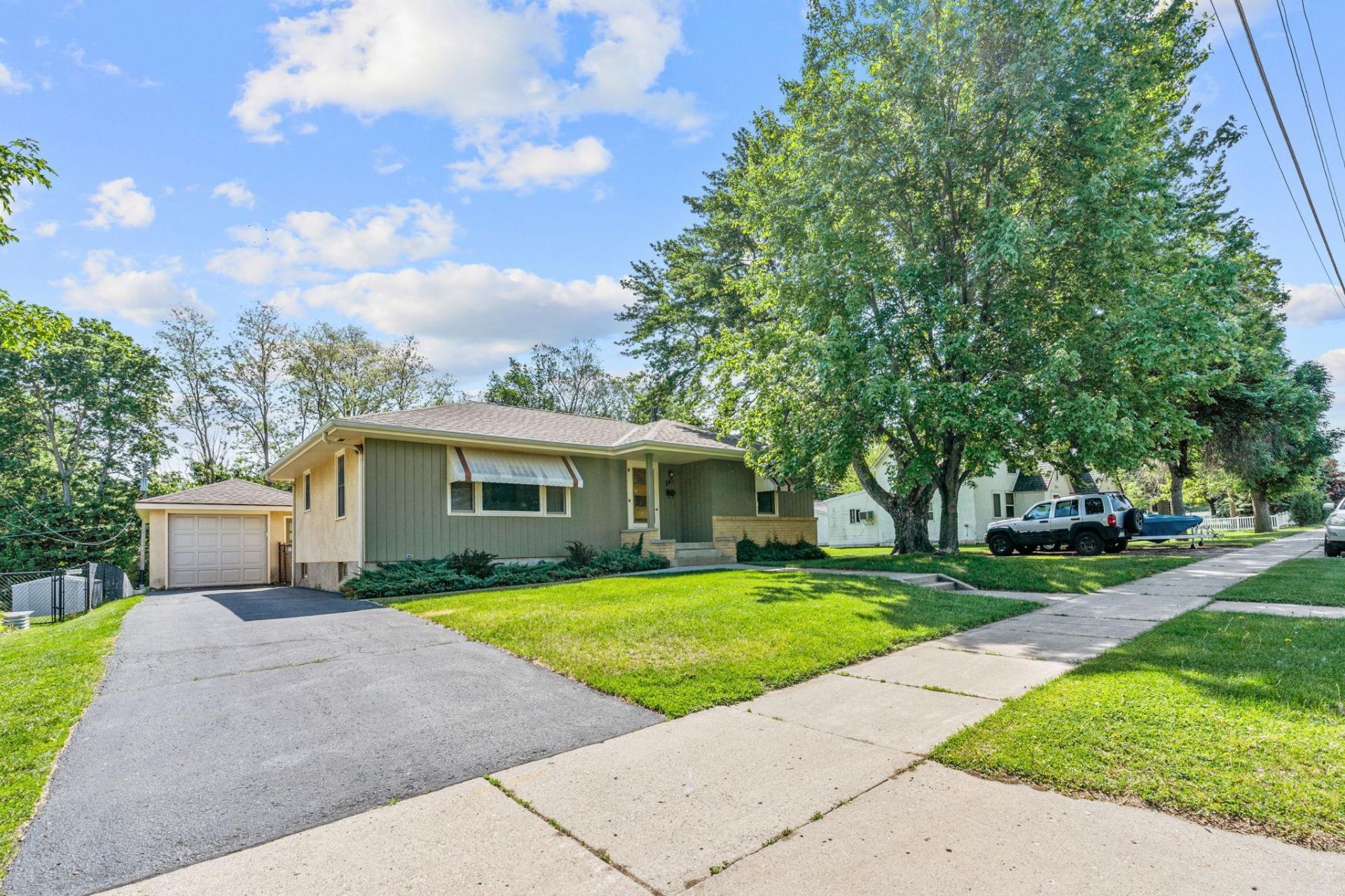845 Spencer Street S, Shakopee, MN 55379