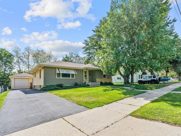 845 Spencer Street S, Shakopee, MN 55379