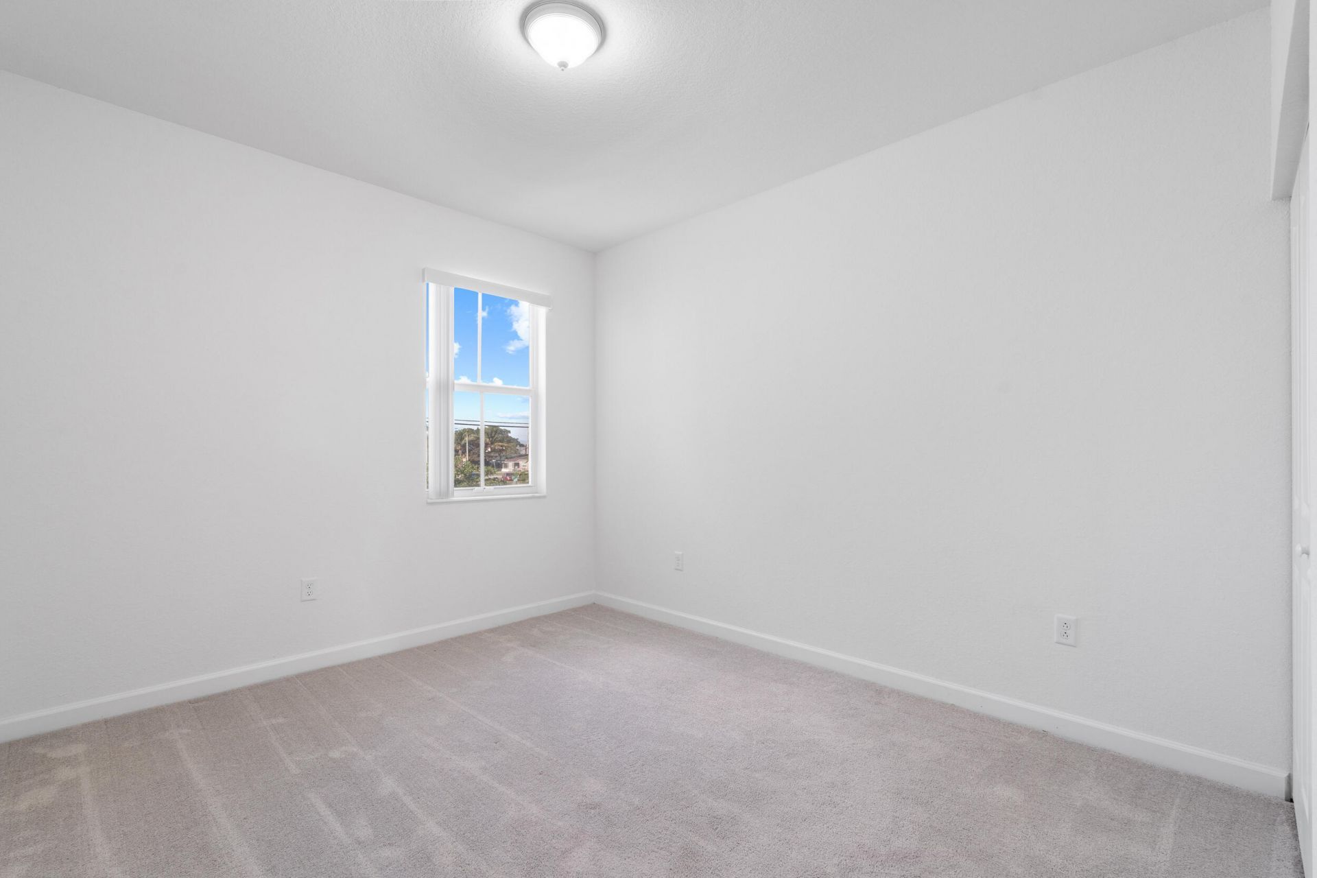 2405 NW 131st Circle, Miami, FL 33167 Photo