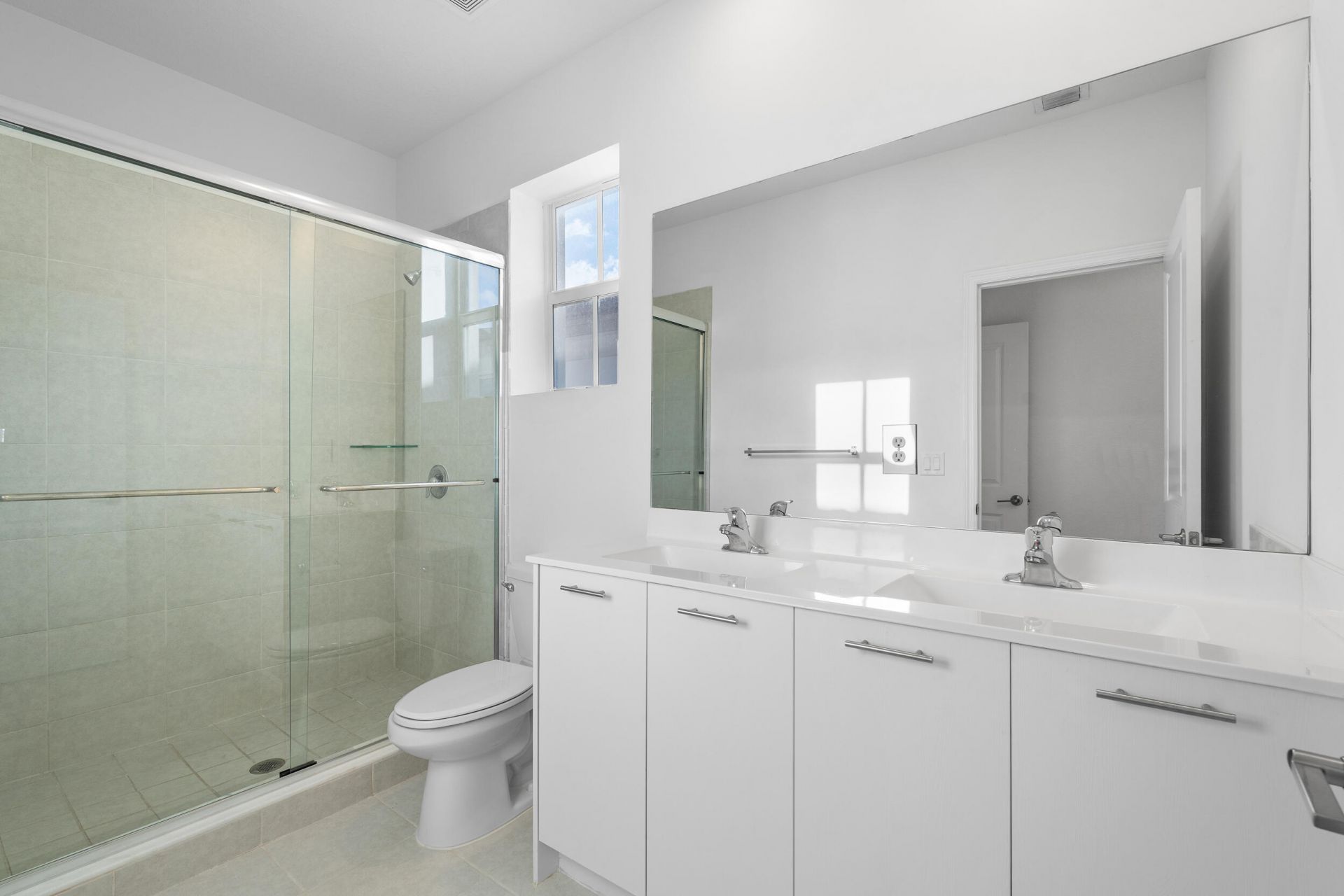 2405 NW 131st Circle, Miami, FL 33167 Photo