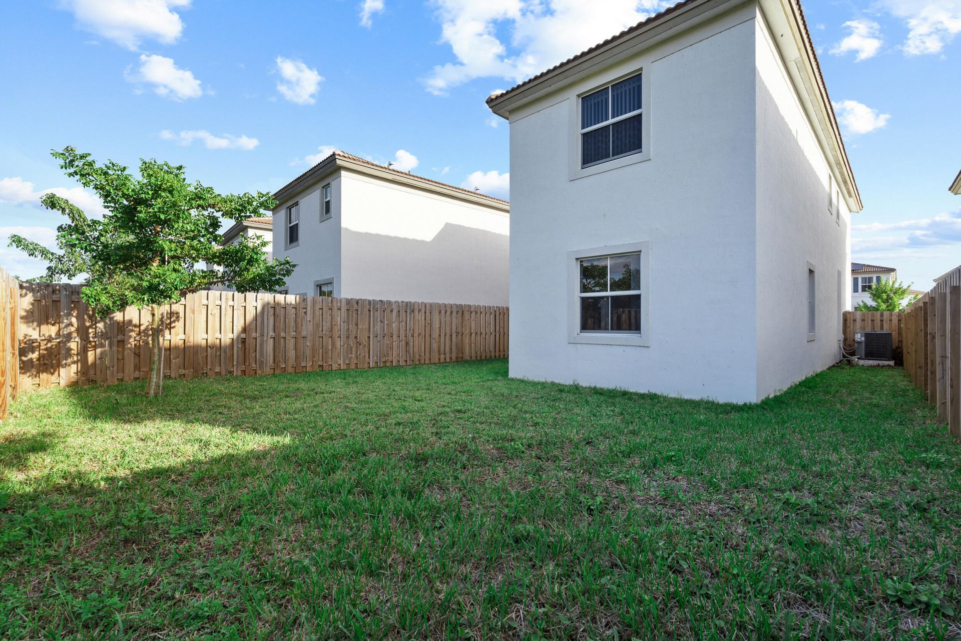2405 NW 131st Circle, Miami, FL 33167 Photo