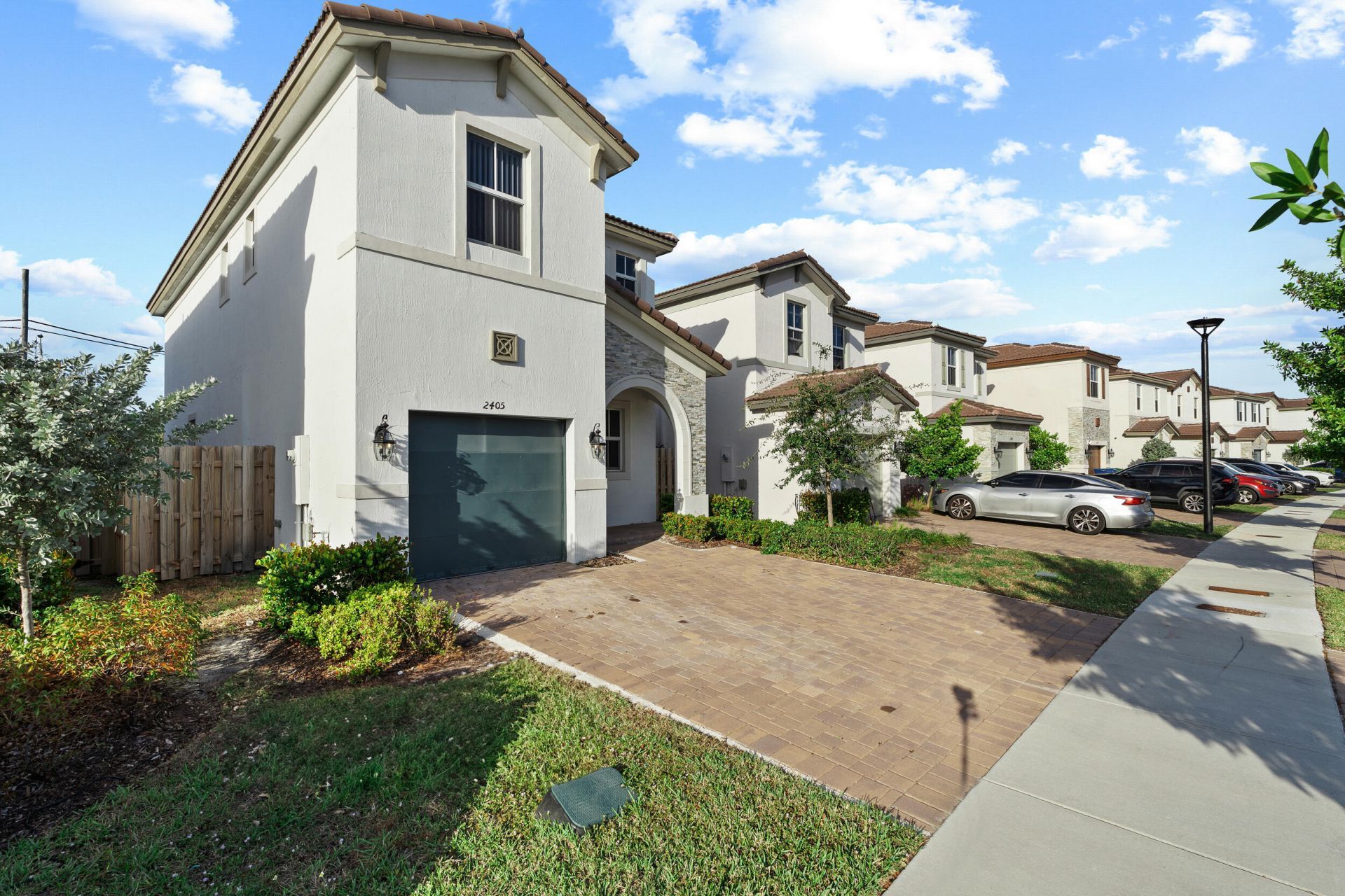 2405 NW 131st Circle, Miami, FL 33167 Photo