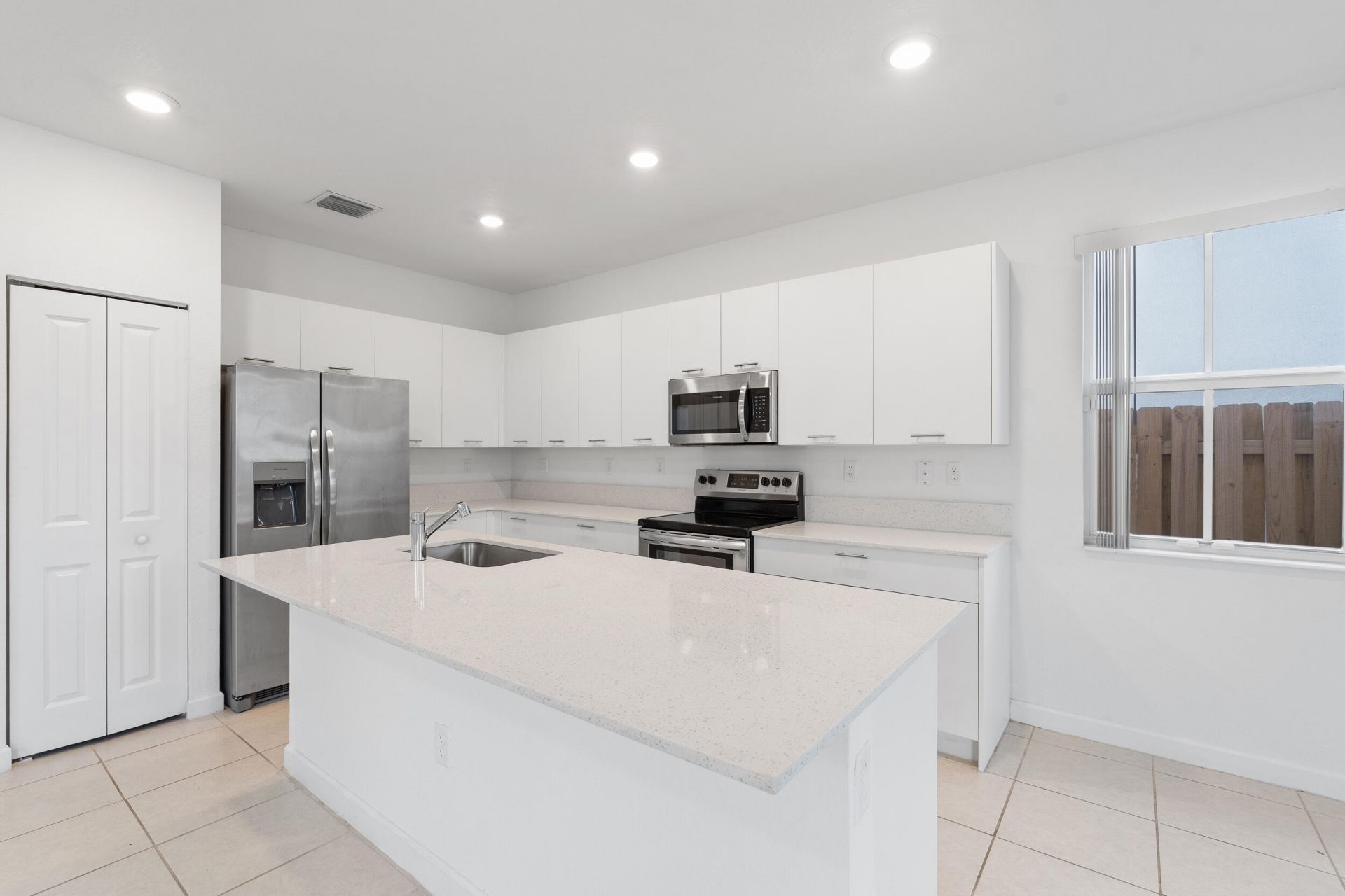 2405 NW 131st Circle, Miami, FL 33167 Photo