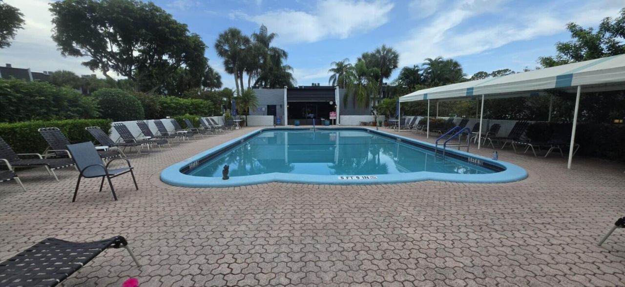 4284 Deste, Unit 304, Lake Worth, FL 33467 Photo