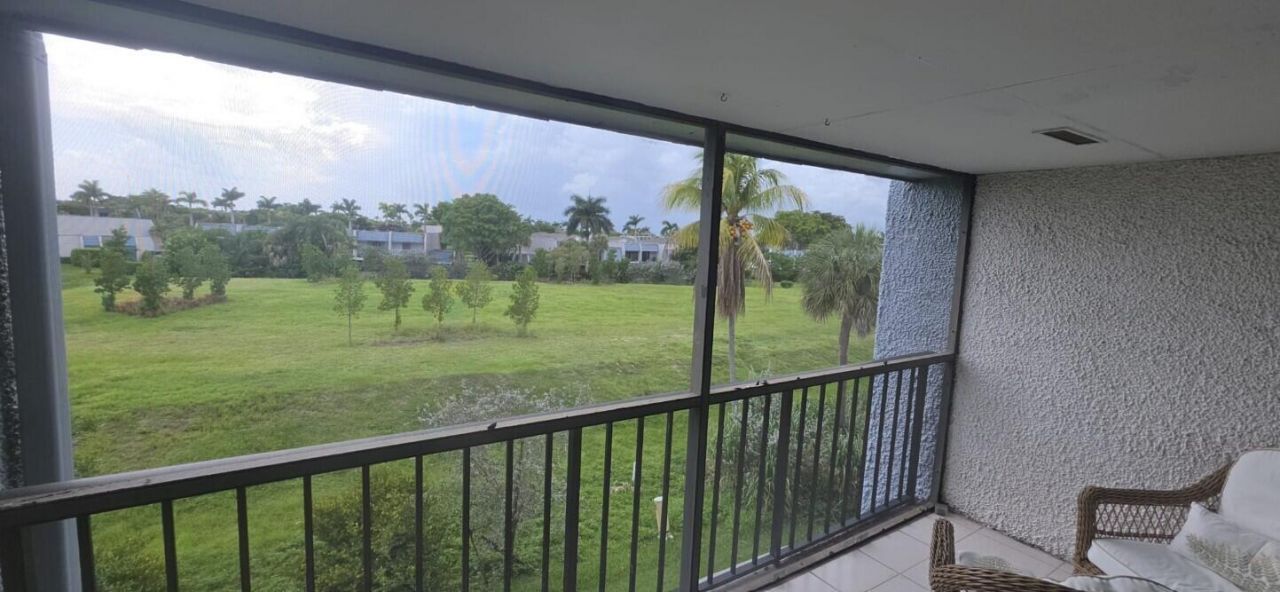 4284 Deste, Unit 304, Lake Worth, FL 33467 Photo