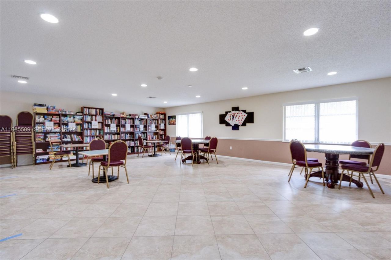1015 Country Club Drive, Unit 307, Margate, FL 33063 Photo