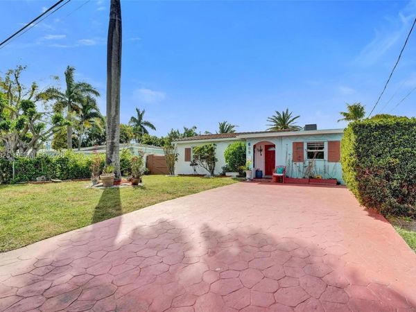609 SW 2nd Ave , Hallandale Beach, FL 33009