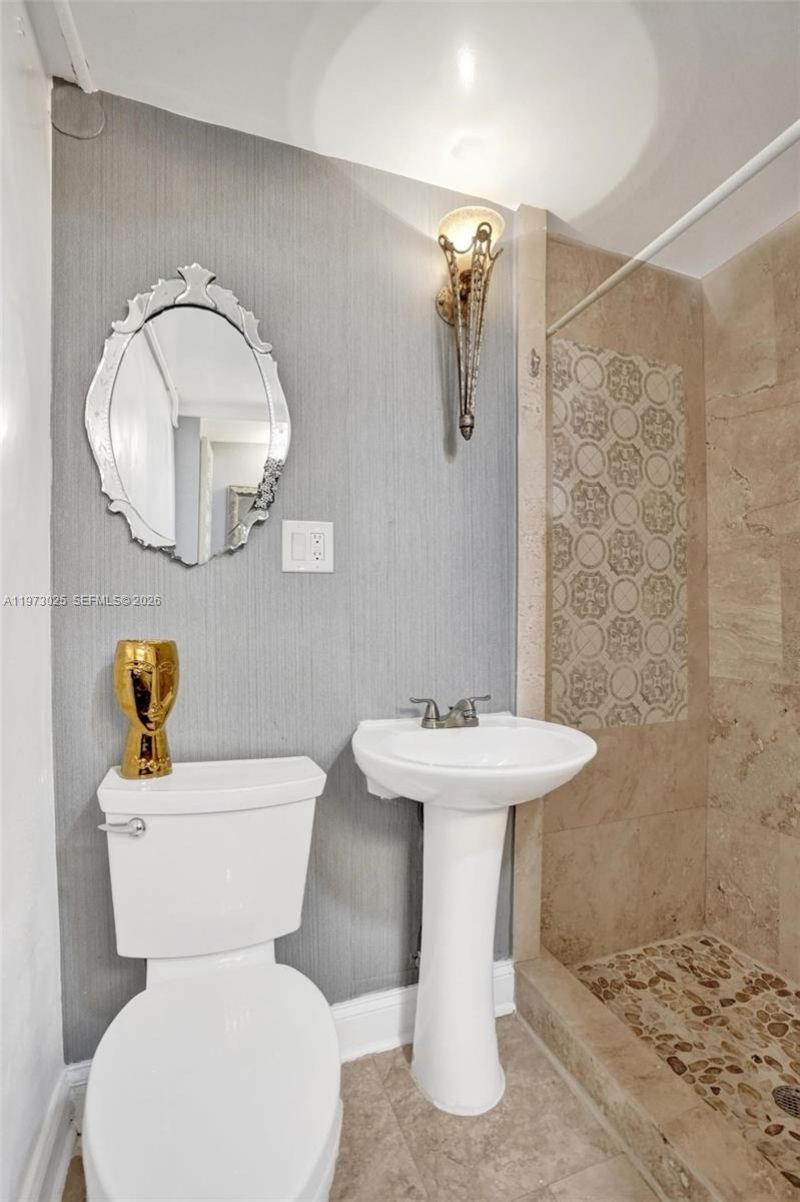 609 SW 2nd Ave , Hallandale Beach, FL 33009 Photo