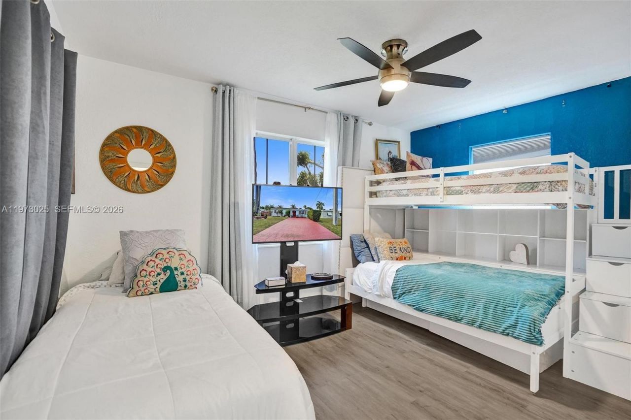 609 SW 2nd Ave , Hallandale Beach, FL 33009 Photo