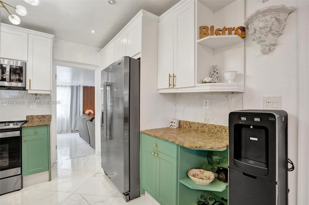 609 SW 2nd Ave , Hallandale Beach, FL 33009 Photo