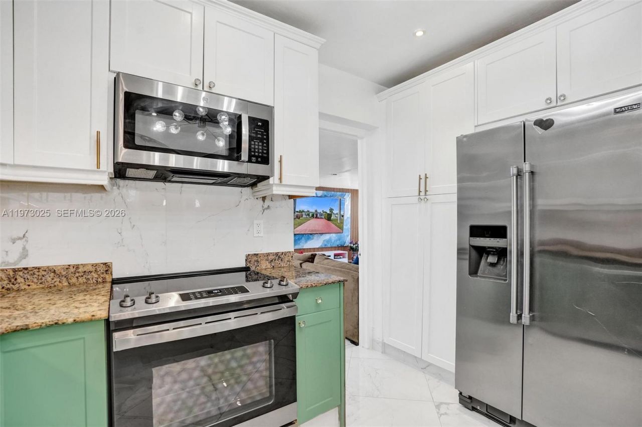 609 SW 2nd Ave , Hallandale Beach, FL 33009 Photo
