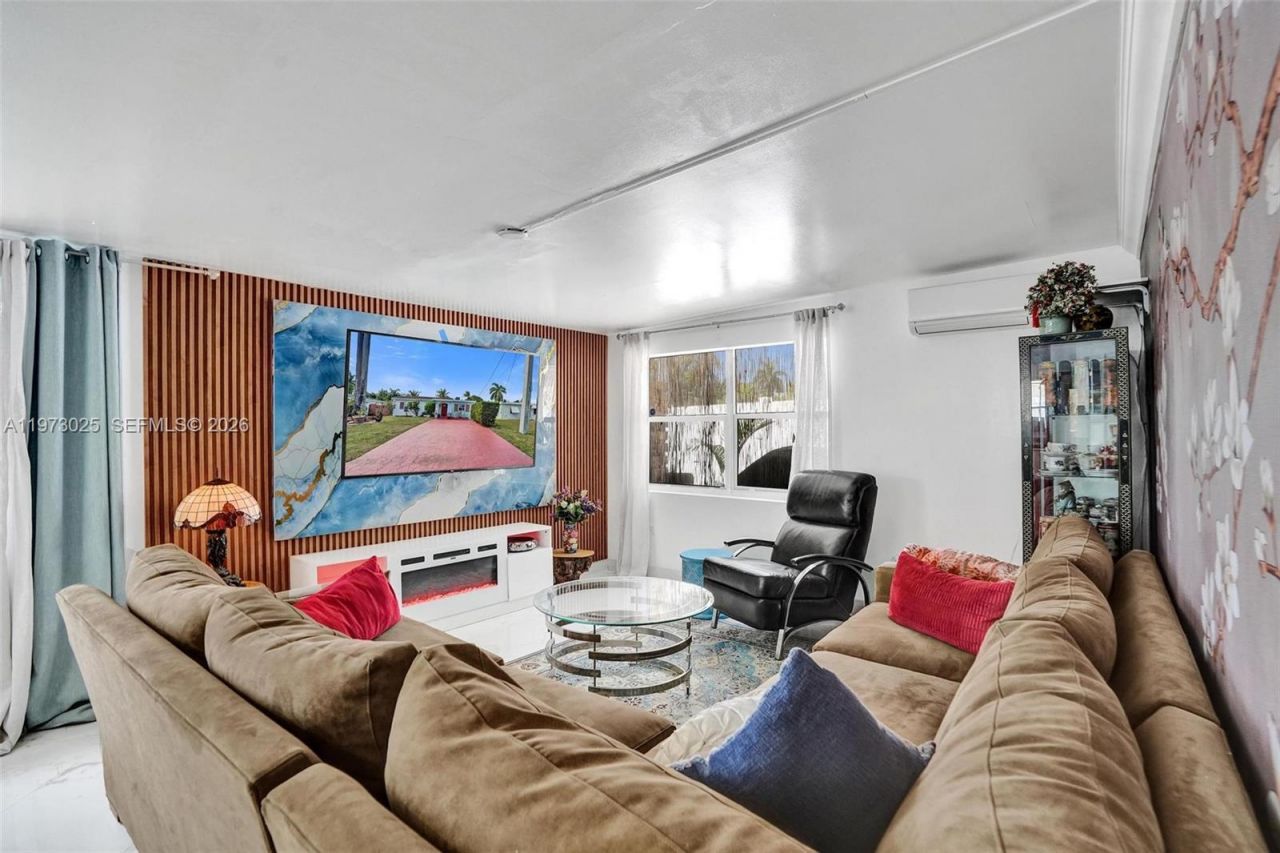 609 SW 2nd Ave , Hallandale Beach, FL 33009 Photo