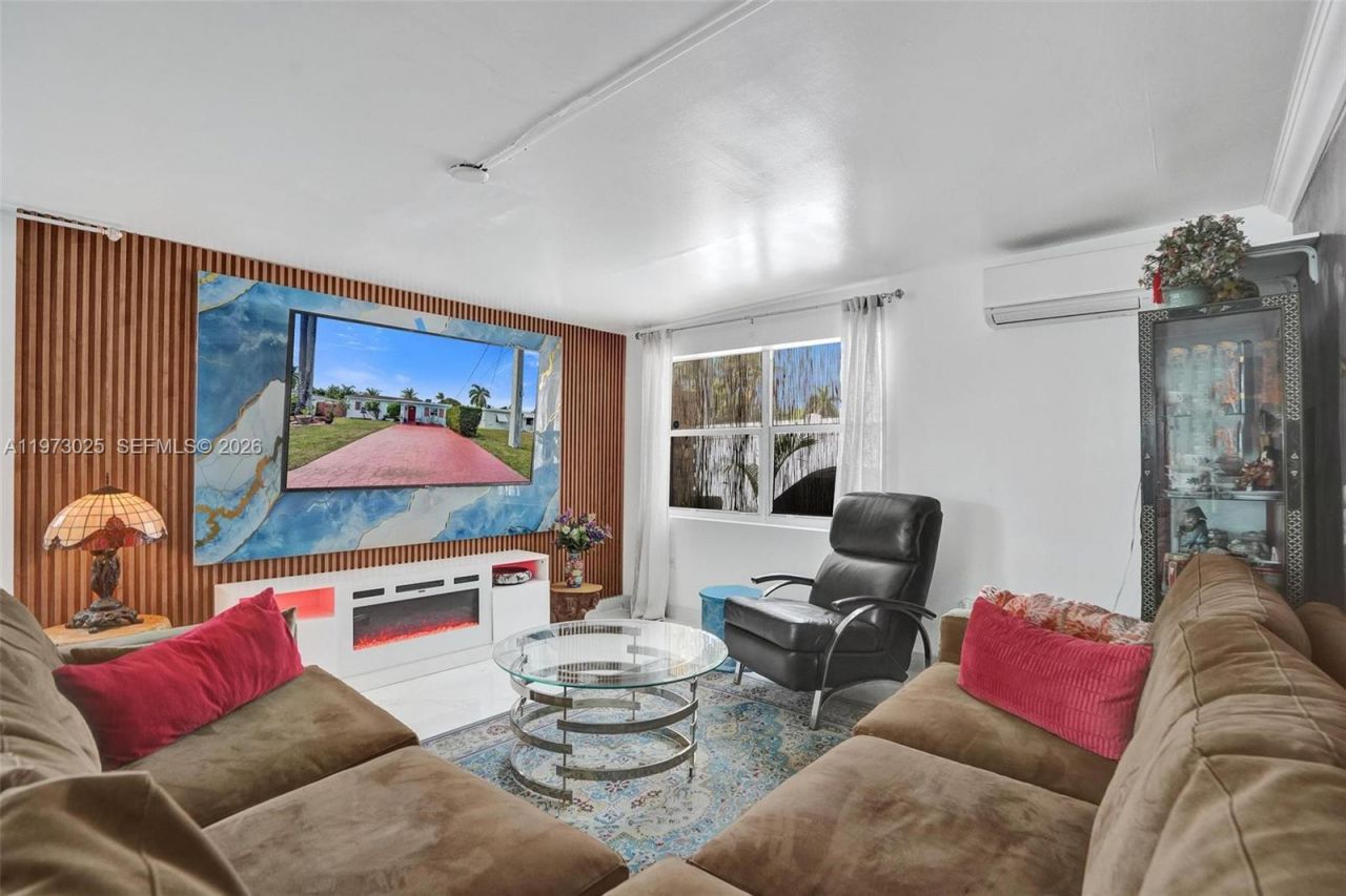 609 SW 2nd Ave , Hallandale Beach, FL 33009 Photo