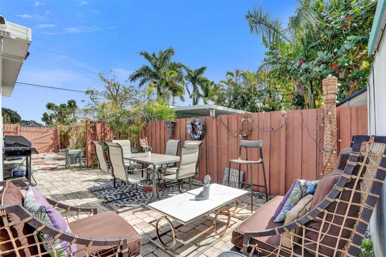 609 SW 2nd Ave , Hallandale Beach, FL 33009 Photo