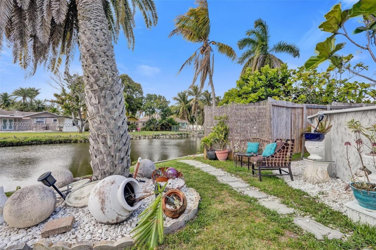 609 SW 2nd Ave , Hallandale Beach, FL 33009 Photo
