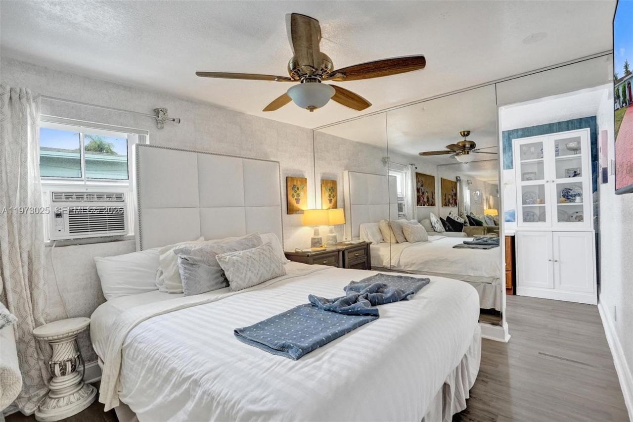 609 SW 2nd Ave , Hallandale Beach, FL 33009 Photo