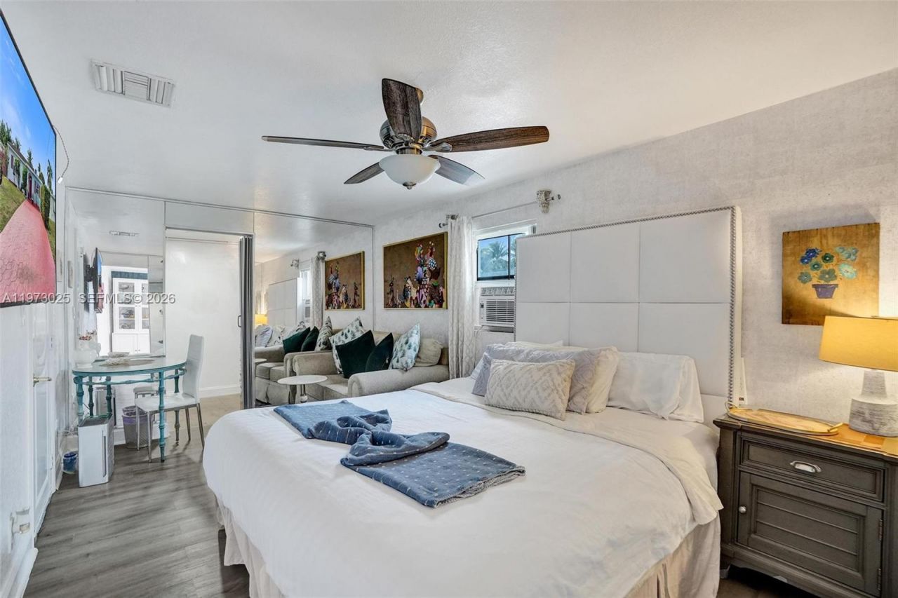 609 SW 2nd Ave , Hallandale Beach, FL 33009 Photo