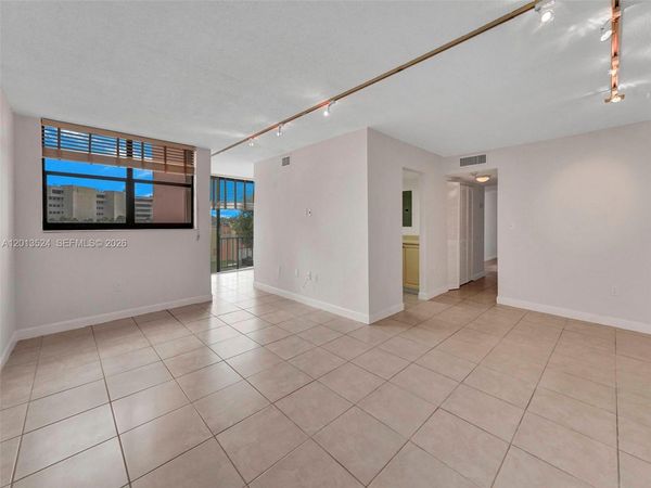 9420 W Flagler St , Unit 312, Miami, FL 33174