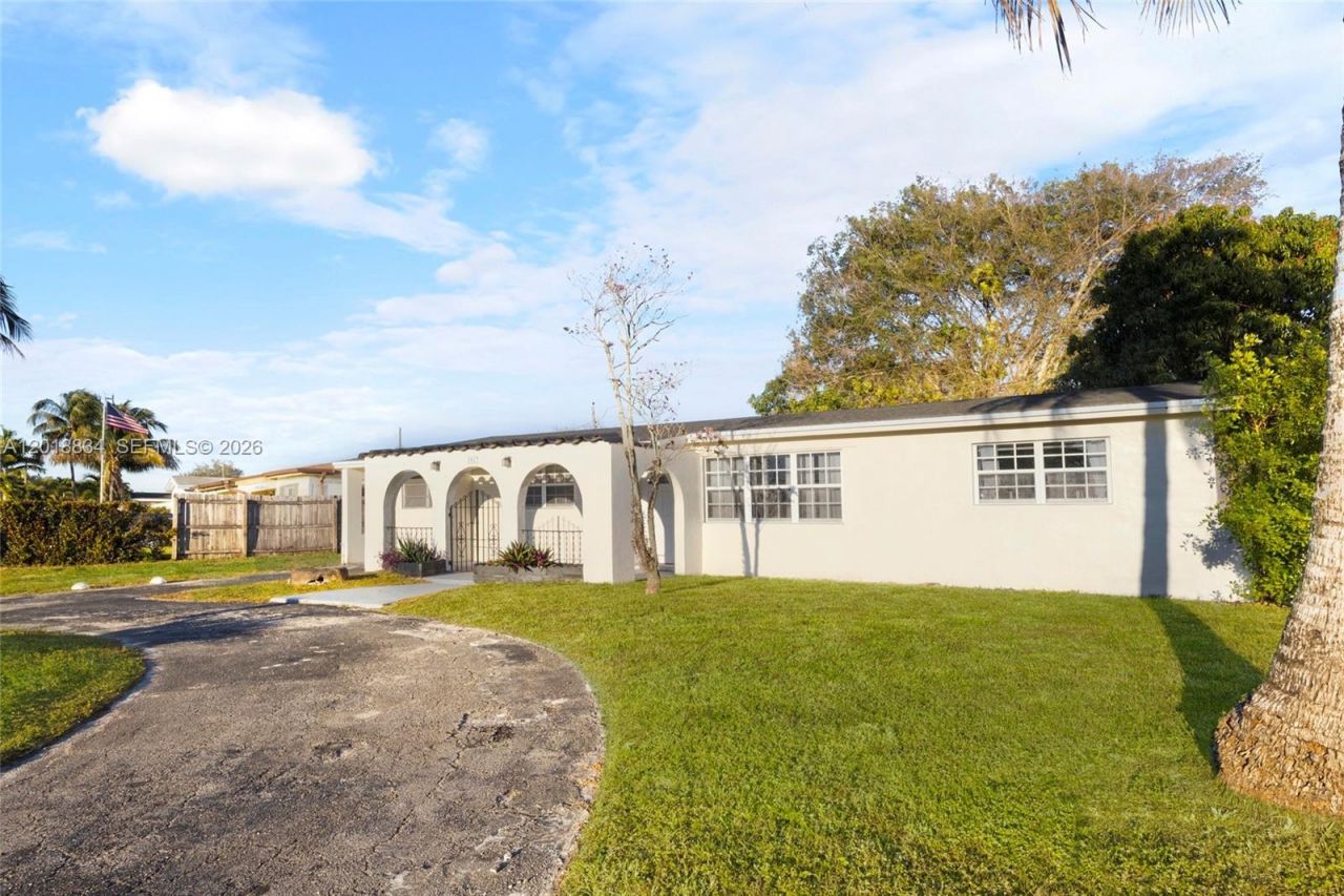 3017 Bahama Dr, Miramar, FL 33023 Main Photo