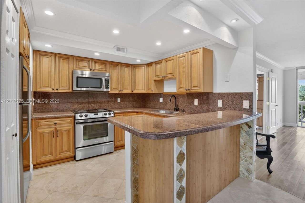 7041 Environ Blvd, Unit 327, Lauderhill, FL 33319 Photo