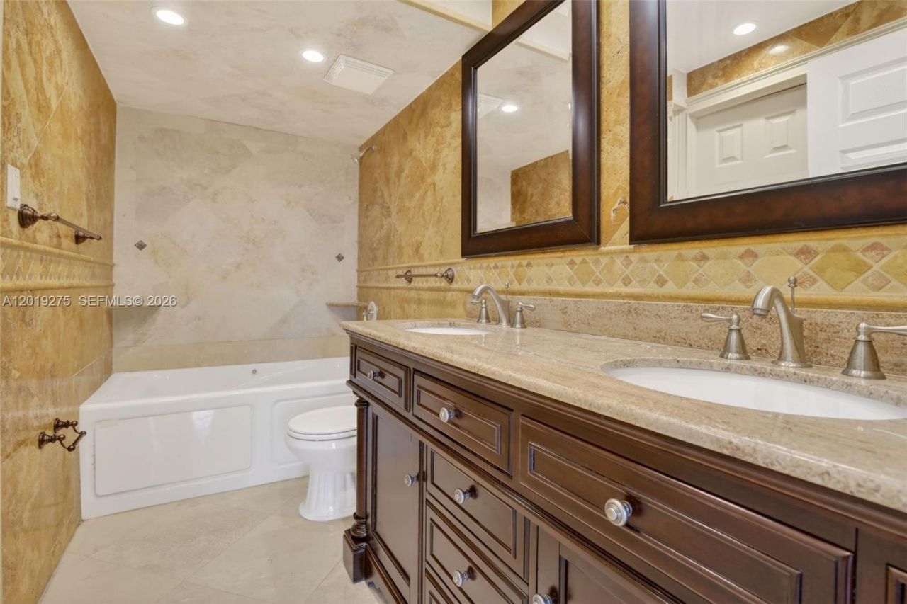 7041 Environ Blvd, Unit 327, Lauderhill, FL 33319 Photo