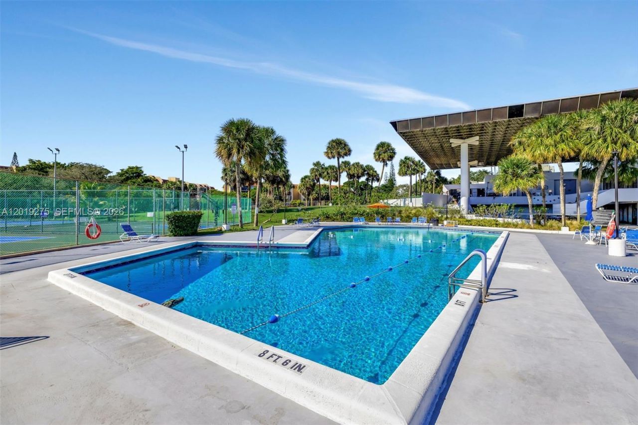 7041 Environ Blvd, Unit 327, Lauderhill, FL 33319 Photo