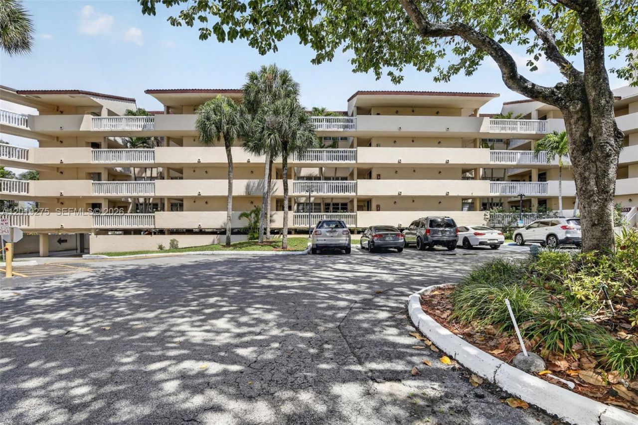7041 Environ Blvd, Unit 327, Lauderhill, FL 33319 Photo