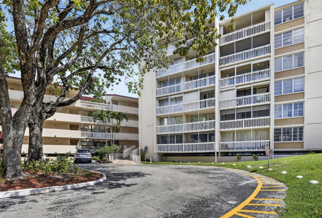 7041 Environ Blvd, Unit 327, Lauderhill, FL 33319 Photo