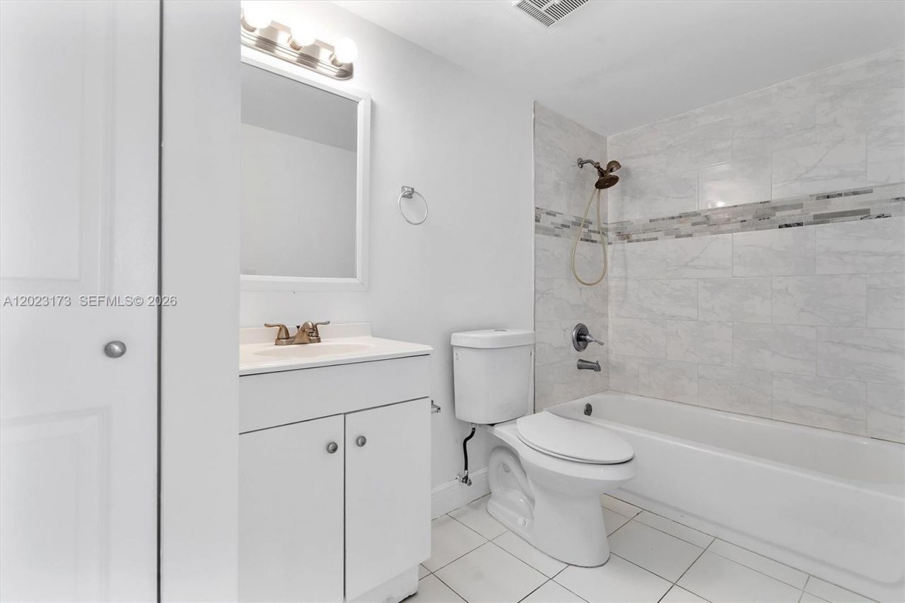 7407 SW 152nd Ave , Unit 4-103, Miami, FL 33193 Photo