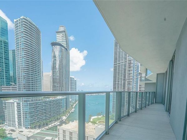 77 SE 5th St, Unit 2203, Miami, FL 33131