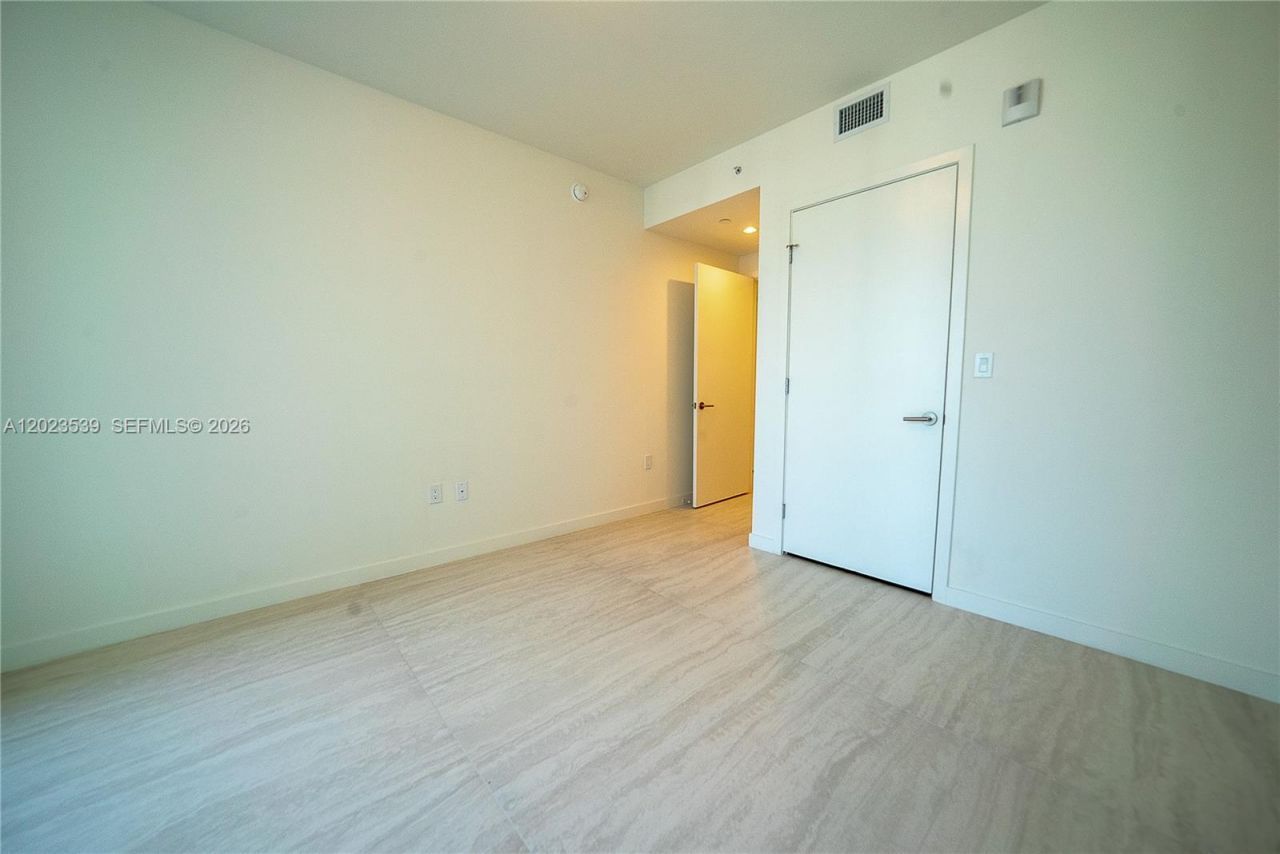 77 SE 5th St , Unit 2203, Miami, FL 33131 Photo