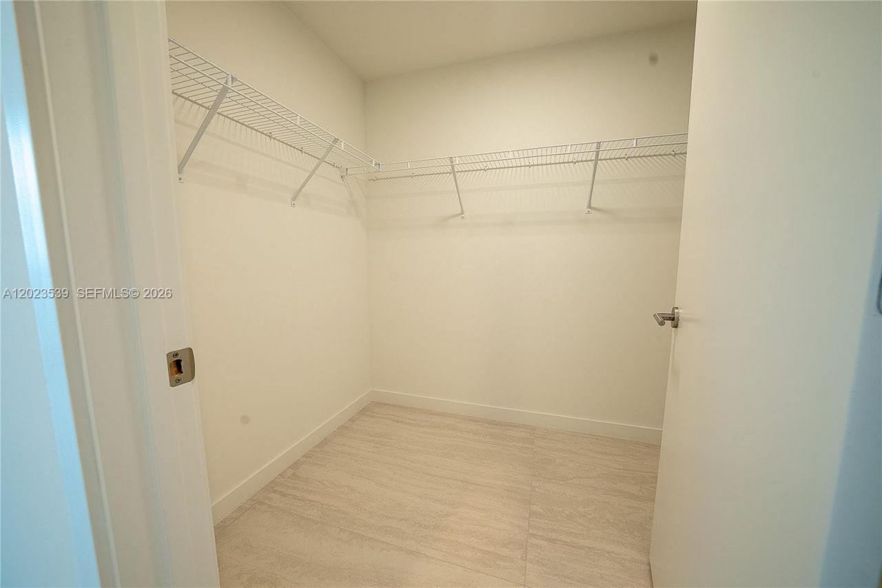 77 SE 5th St , Unit 2203, Miami, FL 33131 Photo