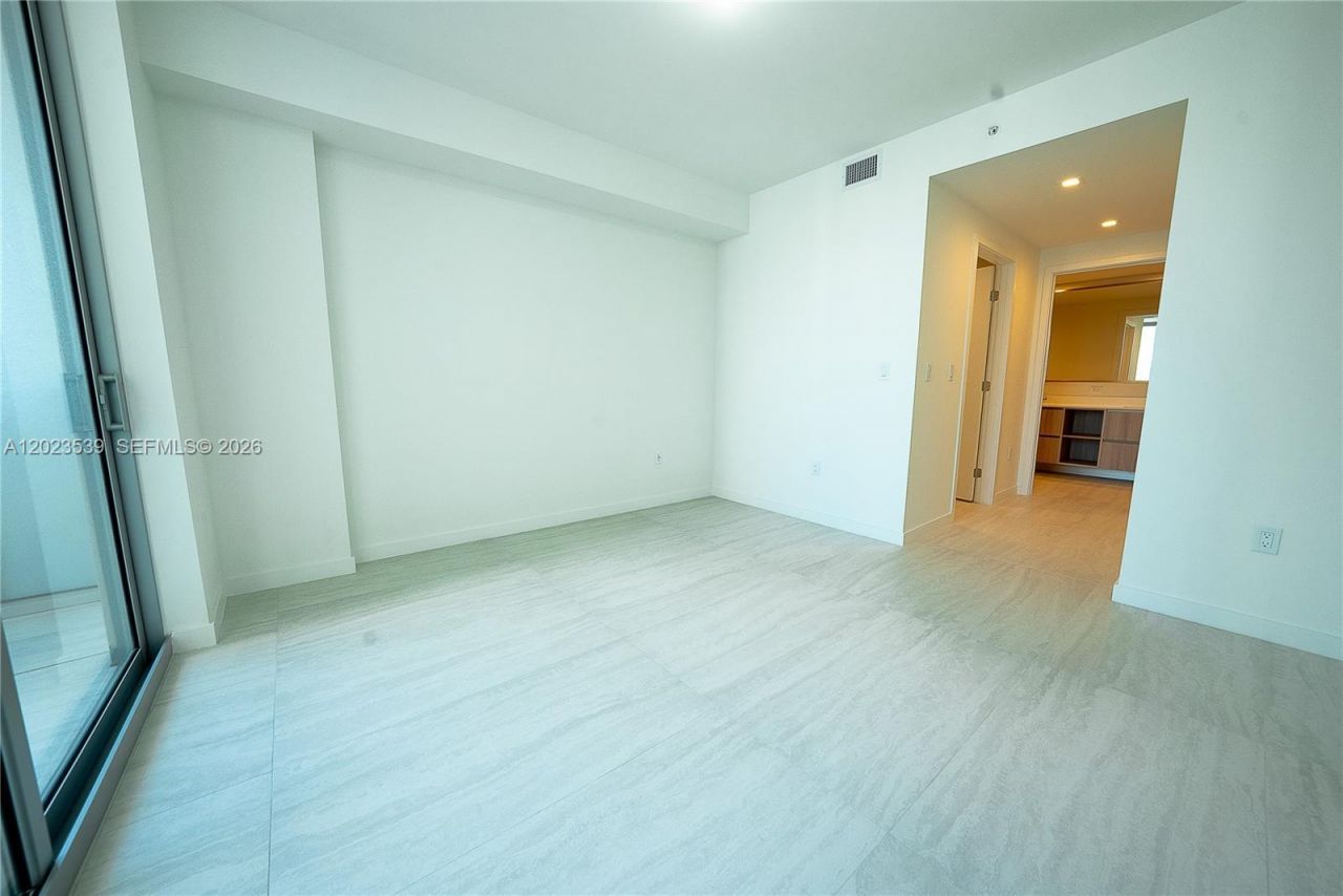77 SE 5th St, Unit 2203, Miami, FL 33131 Photo