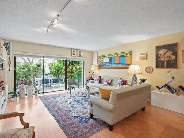 21300 San Simeon Way, Unit N5, Miami, FL 33179