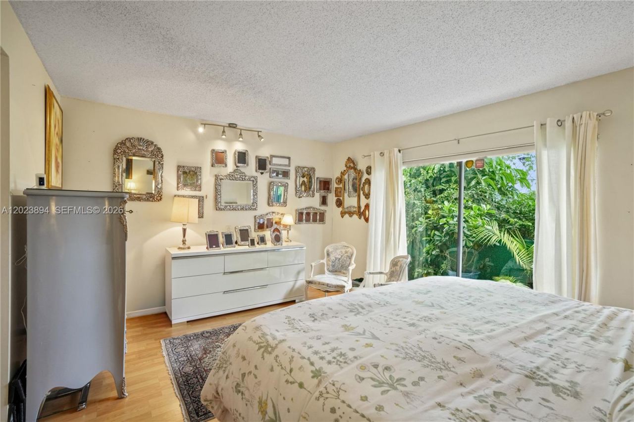 21300 San Simeon Way, Unit N5, Miami, FL 33179 Photo