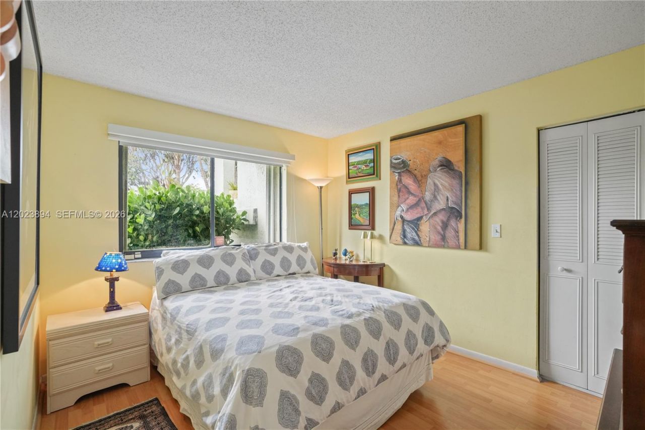 21300 San Simeon Way, Unit N5, Miami, FL 33179 Photo