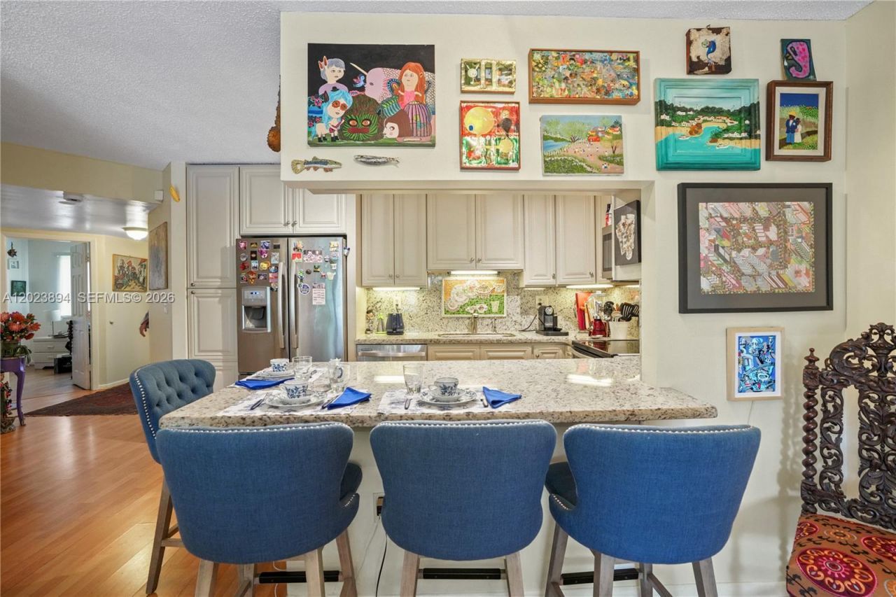 21300 San Simeon Way, Unit N5, Miami, FL 33179 Photo