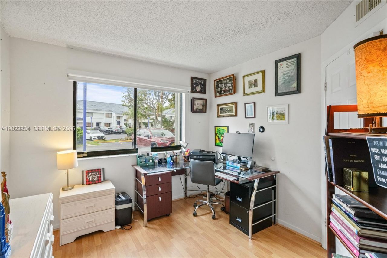 21300 San Simeon Way, Unit N5, Miami, FL 33179 Photo