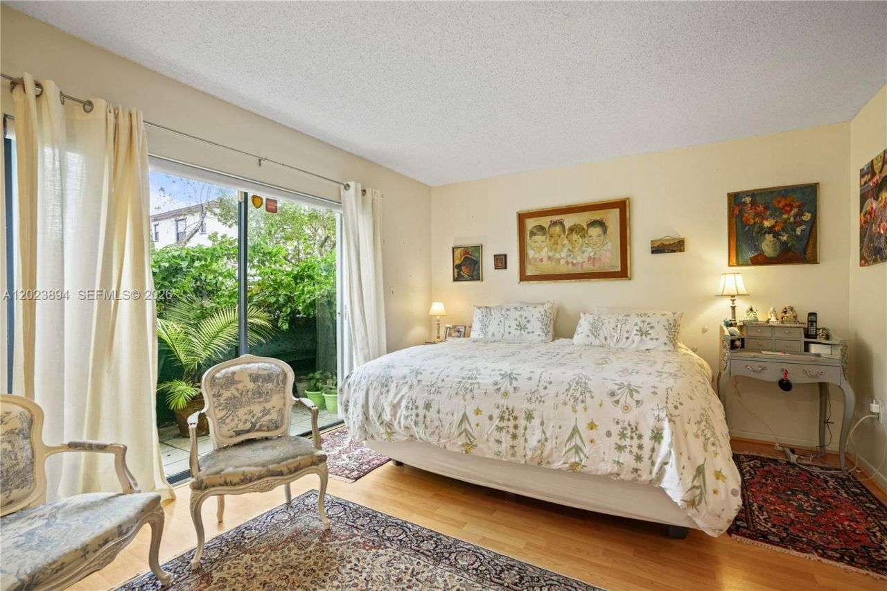 21300 San Simeon Way, Unit N5, Miami, FL 33179 Photo