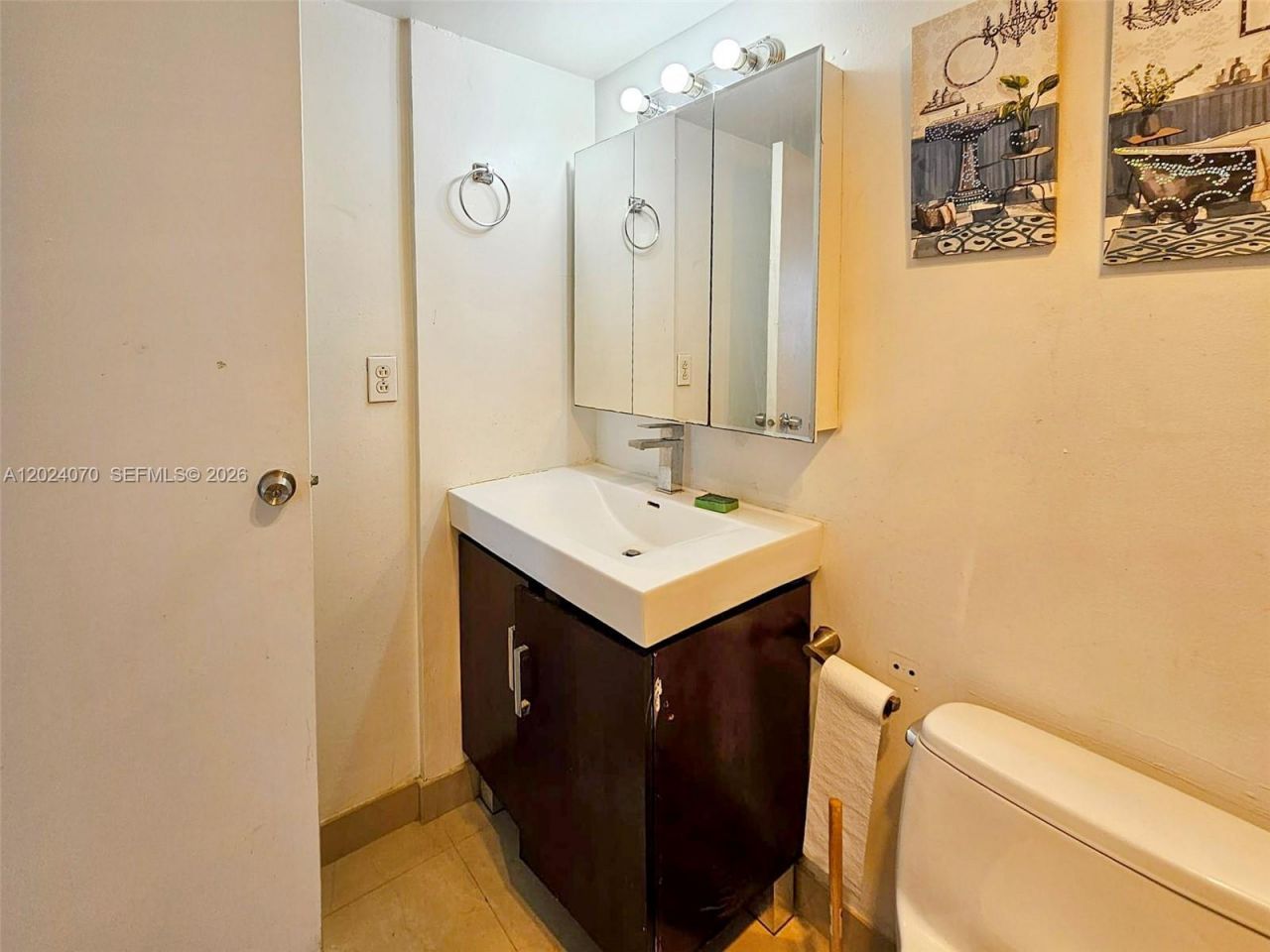 100 Bayview Dr, Unit 722, Sunny Isles Beach, FL 33160 Photo